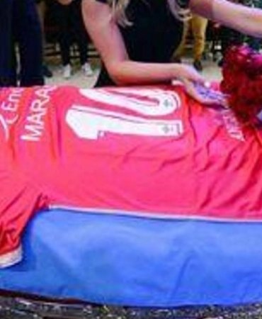 Maradona'nın Ölümü: Şişmiş Cesedi Mahkemede Gözler Önüne Serildi! 4 maradonanin-olumu-sismis-cesedi-mahkemede-gozler-onune-serildi-rNsMhFZh.jpg