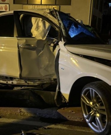 Moskova'nın Kalbinde Dehşet Anları: Bir Araç, Otobüs Durağını Sarsarak Peş Peşe 5 Yaralı Bıraktı! 4 moskovanin-kalbinde-dehset-anlari-bir-arac-otobus-duragini-sarsarak-pes-pese-5-yarali-birakti-PdmNusDs.jpg