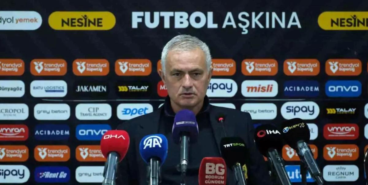 Mourinho’dan VAR Tepkisi: “Portekizli Hakem Garip Bir Penaltı Verdi” 2 mourinhodan-var-tepkisi-portekizli-hakem-garip-bir-penalti-verdi-wNvGqhwk.jpg