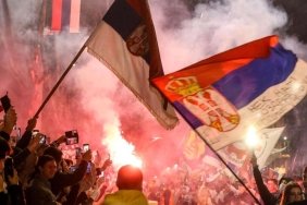 Novi Sad Skandalının Ardından Belgrad’ı Sallayan Gösteri: 15 Kişi İçin 15. Gün! 4 novi-sad-skandalinin-ardindan-belgradi-sallayan-gosteri-15-kisi-icin-15-gun-SL8I4Zbd.jpg