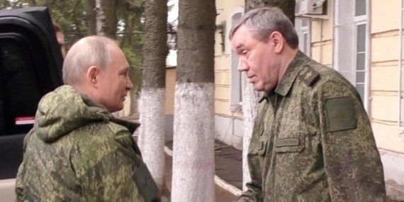 Peskov’dan Şok Açıklama: Putin’in Üniformalı Görünüşü, Kursk Bölgesi’ndeki Operasyonun Sonuçlanacağına Dair Kesin Bir Mesaj!