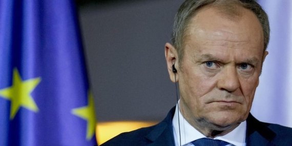 Polonya Başbakanı Tusk’tan Şok Açıklama: Ukrayna Sınırından Gelen Korkutucu Haberler ABD’nin Askeri Yardımını Kesme Kararını Ortaya Koyuyor!