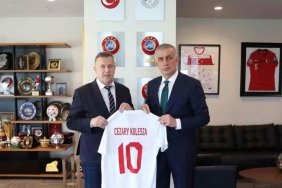 Polonya Futbol Federasyonu Başkanı Kulesza'dan TFF'ye Ziyaret 4 polonya-futbol-federasyonu-baskani-kuleszadan-tffye-ziyaret-lklIHawX.jpg