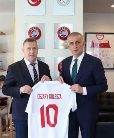 Polonya Futbol Federasyonu Başkanı Kulesza'dan TFF'ye Ziyaret 7 polonya-futbol-federasyonu-baskani-kuleszadan-tffye-ziyaret-lklIHawX.jpg