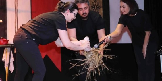 Radyo Tiyatrosu İstanbul’da Sahneye Taştı: Mevlâna İdris’in Masalları Çocuklarla Buluştu