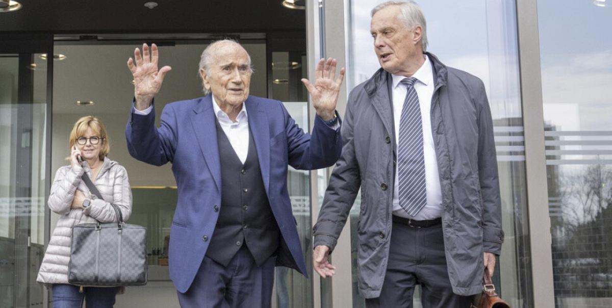 Sepp Blatter ve Michel Platini, ikinci kez yolsuzluk suçlamalarından beraat etti 2 sepp-blatter-ve-michel-platini-ikinci-kez-yolsuzluk-suclamalarindan-beraat-etti-4fqgScM6.jpg