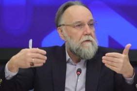 Şok Edici Çatışma: Dugin'den Trump ve Zelenskiy Üzerine İddialar! Batı'nın İki Kutba Bölünmesi Tehlikesi! 1 sok-edici-catisma-duginden-trump-ve-zelenskiy-uzerine-iddialar-batinin-iki-kutba-bolunmesi-tehlikesi-snVtgyA1.jpg