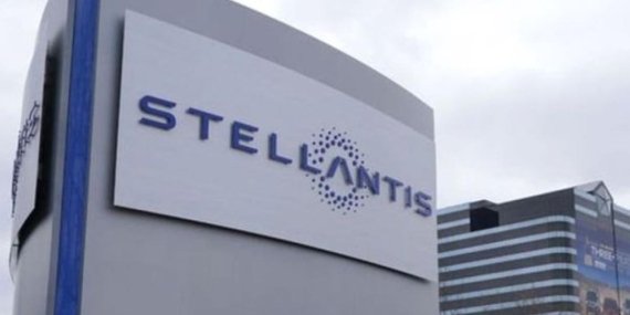 Stellantisin 2024: 5,5 Milyar Euro ile Rekor Kâr! Şirketin Geleceği Parlıyor!