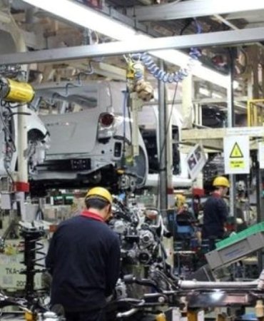 Şubat Ayında Otomotiv Üretiminde Şok Düşüş! Gelecek Tehlikede mi? 9 subat-ayinda-otomotiv-uretiminde-sok-dusus-gelecek-tehlikede-mi-ucZVkrDq.jpg