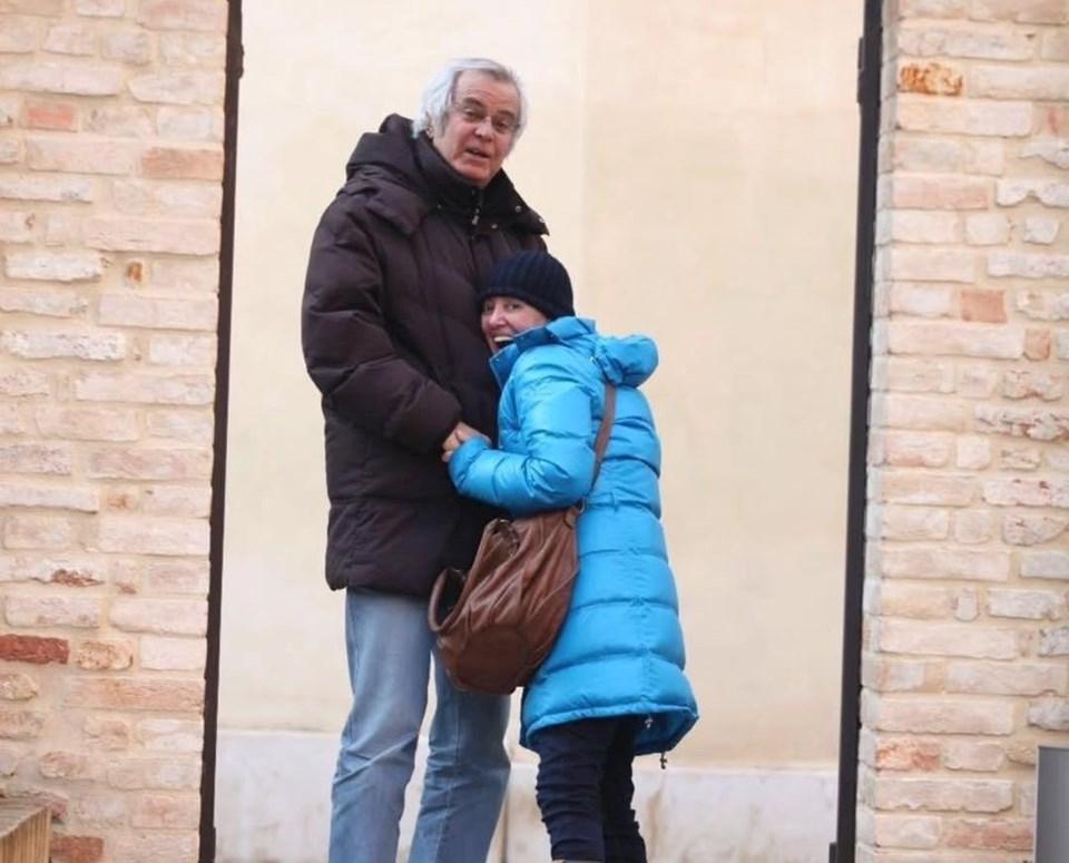 Tarık Akan’ın Hayat Arkadaşı Acun Günay’ın Veda Töreni: Bu Anlar Gözyaşlarına Boğdu! Şok Edici Detaylar! 3 Tarık Akan’ın Hayat Arkadaşı Acun Günay’ın Veda Töreni: Bu Anlar Gözyaşlarına Boğdu! Şok Edici Detaylar!