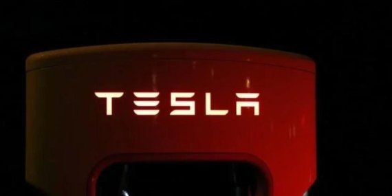 Tesla, Türkiye’de Elektrikli Otomobil Pazarının Lideri Oldu