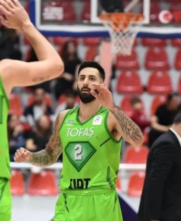 tofas-petkimspor-deplasmanindan-zaferle-dondu-ve-playoff-hedefine-kilitlendi-RfZ6dfJr.jpg