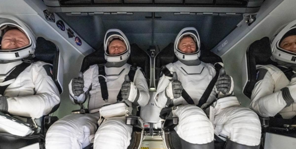 Trump’tan Astronotlara Jest: “Fazla Mesaiyi Kendi Cebimden Öderim” 2 trumptan-astronotlara-jest-fazla-mesaiyi-kendi-cebimden-oderim-xATS3Ggy.jpg