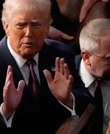 Trump’tan Kanada ve Meksika’ya Gümrük Krizi: Piyasalar Sarsıldı, Yatırımcı Güveni Zedelendi 8 trumptan-kanada-ve-meksikaya-gumruk-krizi-piyasalar-sarsildi-yatirimci-guveni-zedelendi-DvnRBiX3.jpg