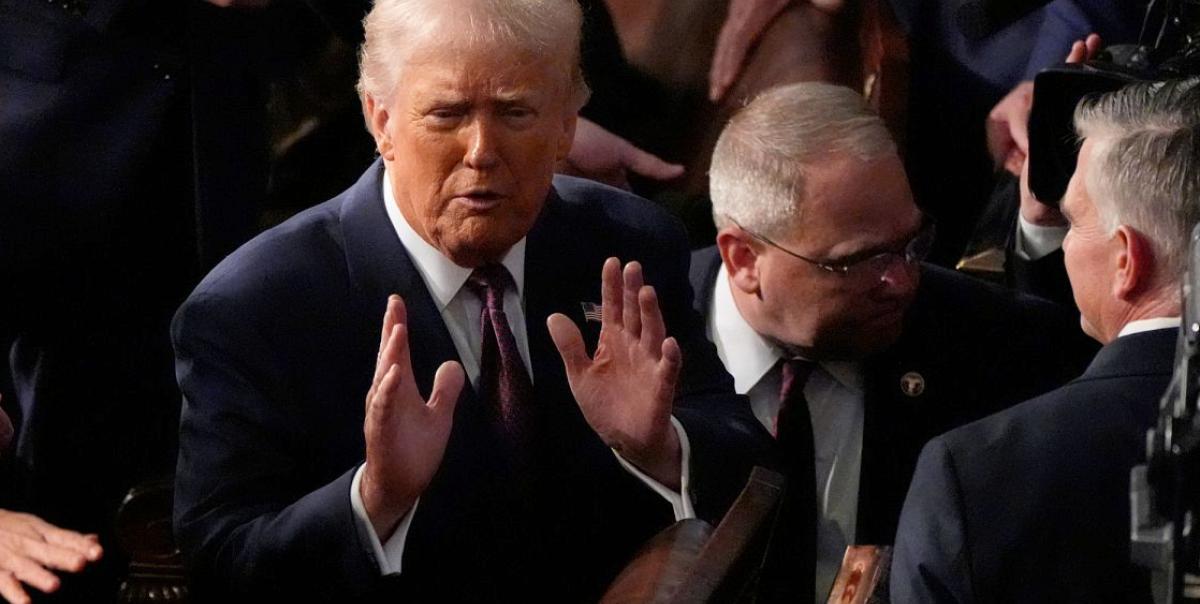 Trump’tan Kanada ve Meksika’ya Gümrük Krizi: Piyasalar Sarsıldı, Yatırımcı Güveni Zedelendi 2 trumptan-kanada-ve-meksikaya-gumruk-krizi-piyasalar-sarsildi-yatirimci-guveni-zedelendi-DvnRBiX3.jpg