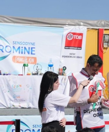Türkiye’de Her 10 Çocuktan 7’si Diş Çürüğüyle Mücadele Ediyor: Sensodyne’den Hatay’da Anlamlı Etkinlik 7 turkiyede-her-10-cocuktan-7si-dis-curuguyle-mucadele-ediyor-sensodyneden-hatayda-anlamli-etkinlik-UJwhC4qK.jpg
