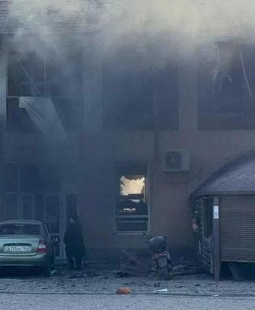 Ukrayna'nın Herson'daki Pazarında Kanlı Facia: ABD Yapımı HIMARS Füzeleriyle Gelen Korkunç Saldırı, 4 Can Aldı! 5 ukraynanin-hersondaki-pazarinda-kanli-facia-abd-yapimi-himars-fuzeleriyle-gelen-korkunc-saldiri-4-can-Cln5z45E.jpg
