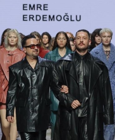 uraz-kaygilaroglu-moskova-moda-haftasinda-podyuma-cikti-emre-erdemoglunun-koleksiyonu-buyuk-ilgi-gordu-HSTTIxXU.jpg