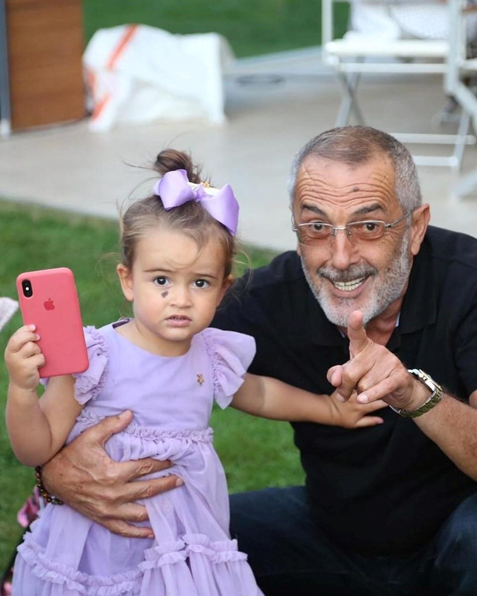 Volkan Demirel'in Kalpleri Isıtan Doğum Günü Kutlaması 1 Volkan Demirel'in Babası Ali Naci Demirel Hayatını Kaybetti