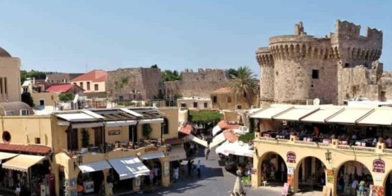 Yunanistan’da Kamu Sektöründe Bir Rüşvet Skandalı Daha: 7 Gözaltı, 600 Bin Euro Nakit