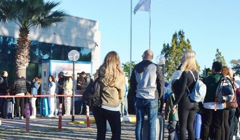 Yunanistan’dan Türk Vatandaşlarına Yeni Vize Kolaylığı: Adalara Kapıda Vize Uygulaması 2026’ya Uzatılıyor 1 yunanistandan-turk-vatandaslarina-yeni-vize-kolayligi-adalara-kapida-vize-uygulamasi-2026ya-uzatiliyor-JMhsJnkb.jpg