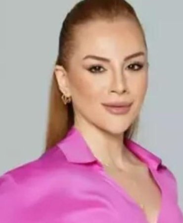 Züleyha Ortak: Türk Halk Müziği'nin Gizemli Yıldızı ve Sanat Dünyasındaki Sıra Dışı Yolculuğu! 3 zuleyha-ortak-turk-halk-muziginin-gizemli-yildizi-ve-sanat-dunyasindaki-sira-disi-yolculugu-sL2EB8IE.jpg