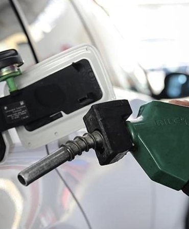 2-nisan-2025-guncel-akaryakit-fiyatlari-benzine-125-tl-zam-geliyor-BJ8h6D5a.jpg