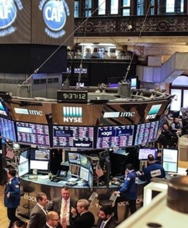 ABD-Çin Ticaret Restleşmesi Derinleşiyor: Piyasalar Tedirgin, Banka Hisseleri Karışık Seyrediyor 10 abd-cin-ticaret-restlesmesi-derinlesiyor-piyasalar-tedirgin-banka-hisseleri-karisik-seyrediyor-TYyWgteU.jpg