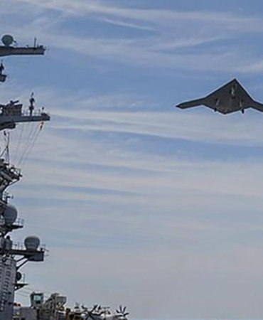 ABD Donanmasına Ait FA-18E Savaş Uçağı Kızıldeniz'de Denize Düştü 7 abd-donanmasina-ait-fa-18e-savas-ucagi-kizildenizde-denize-dustu-PUffHtMB.jpg