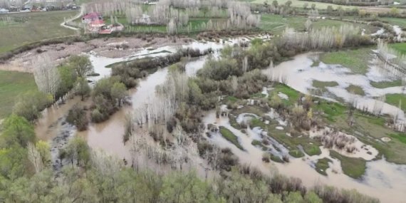Ağrı’da Badişan Deresi Taştı Evler ve Tarım Arazileri Sular Altında Kaldı
