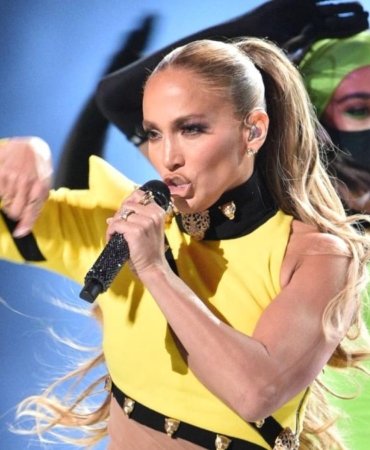 Amerikan Müzik Ödülleri Adaylarının Şaşırtıcı Listesi ve Geleceğin Yıldızlarını Keşfedin 7 amerikan-muzik-odulleri-adaylarinin-sasirtici-listesi-ve-gelecegin-yildizlarini-kesfedin-GK1nUiGk.jpg