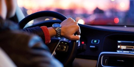 Araç İçi Ekranlar Tarih Oluyor mu? Hyundai ve Ford’dan Sürüşe Yeni Bir Bakış!