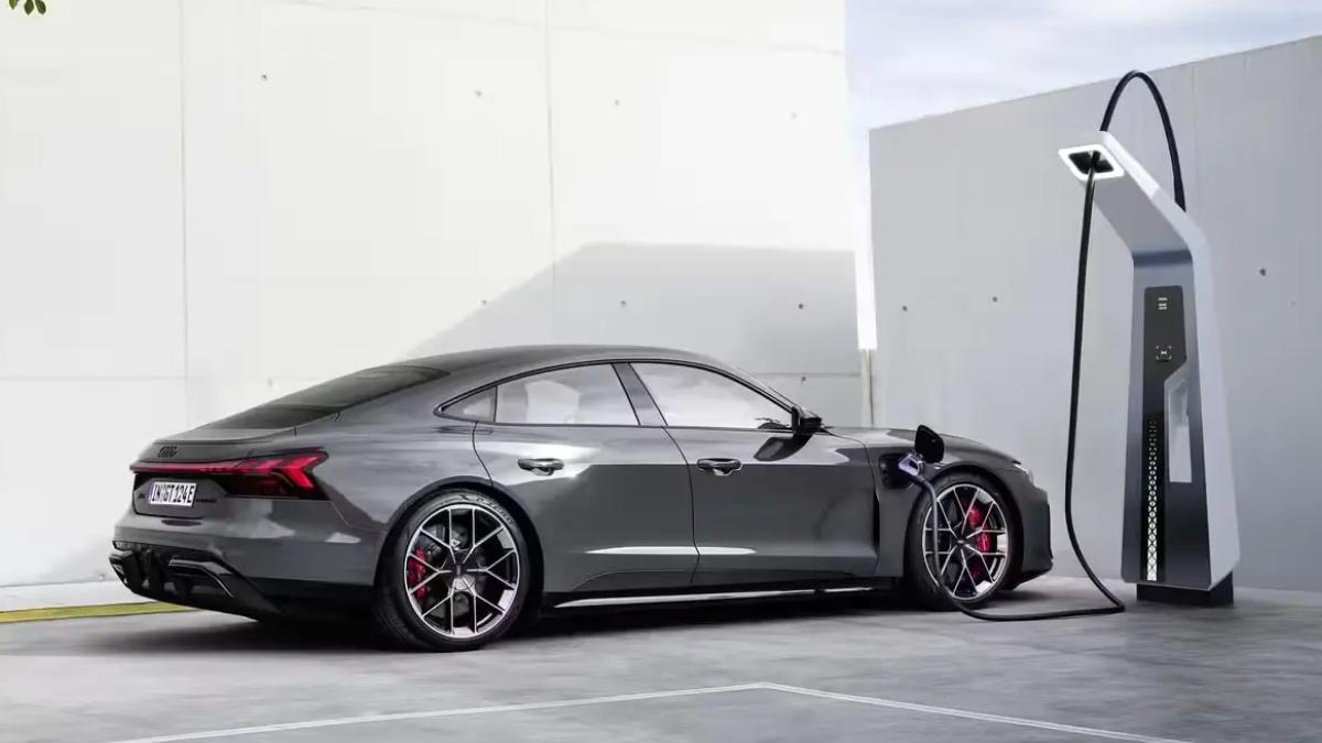 Audi Elektrikli Araç Planlarını Öne Çekti: Uygun Fiyatlı Model 2026’da Geliyor 2 audi-elektrikli-arac-planlarini-one-cekti-uygun-fiyatli-model-2026da-geliyor-MdqBwseQ.jpg