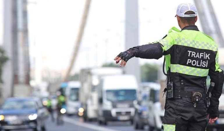 Bakan Yerlikaya Trafikte Hız İhlallerine Karşı Uyardı 4 Aylık Denetim Verileri Açıklandı 1 bakan-yerlikaya-trafikte-hiz-ihlallerine-karsi-uyardi-4-aylik-denetim-verileri-aciklandi-H4hfuxVK.jpg