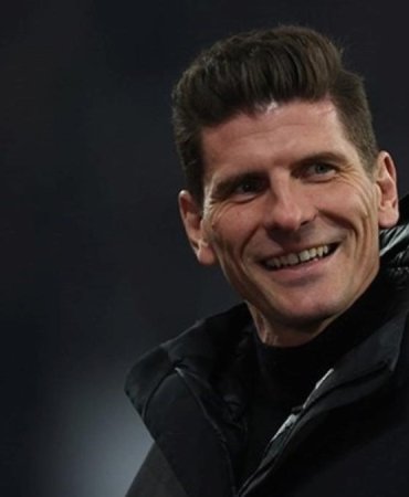 Bayern Münih’te Mario Gomez Sürprizi: Eski Yıldız Yönetim Kadrosuna Dönüyor mu? 3 bayern-munihte-mario-gomez-surprizi-eski-yildiz-yonetim-kadrosuna-donuyor-mu-AjlFHSwP.jpg