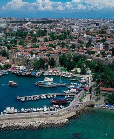 bayramda-beklentiyi-karsilayamayan-antalya-yaz-sezonunda-turist-akinina-hazirlaniyor-wClfnFr4.jpg