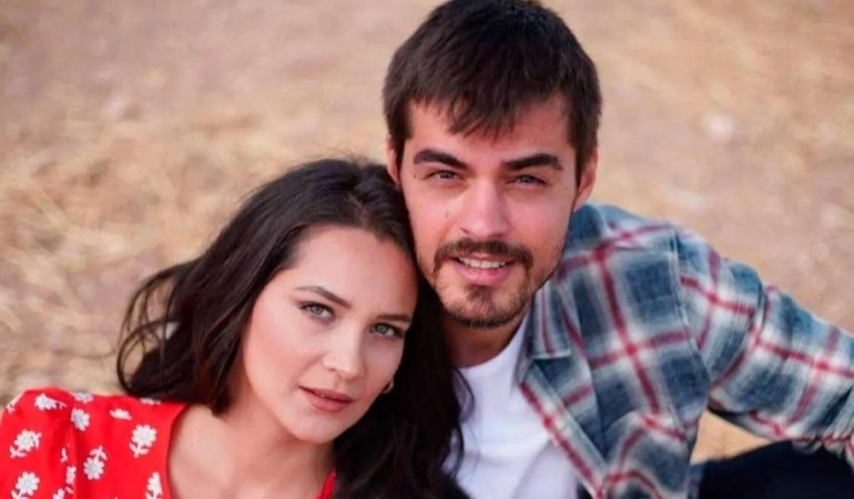 Berk Atanın Rol Arkadaşı Gülsim Ali'den Sağlık Durumu Açıklaması 6 berk-atanin-rol-arkadasi-gulsim-aliden-saglik-durumu-aciklamasi-TspYN5sQ.jpg