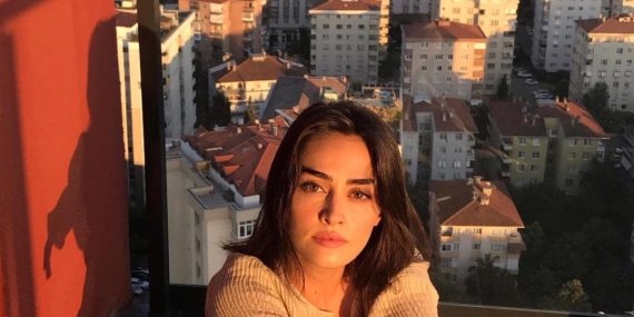 Esra Bilgiç’ten evlilik açıklaması: “Faruk’la hayatımın en güzel dönemini yaşıyorum”