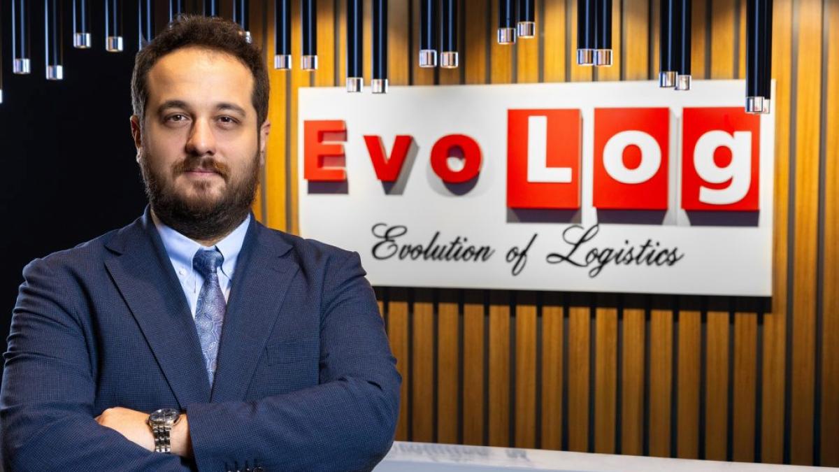 EvoLog Lojistik’te Üst Düzey Atama: Murat Ayaz Denizyolu ve Havayolu Direktörü Oldu 2 evolog-lojistikte-ust-duzey-atama-murat-ayaz-denizyolu-ve-havayolu-direktoru-oldu-KzGqc3Rh.jpg