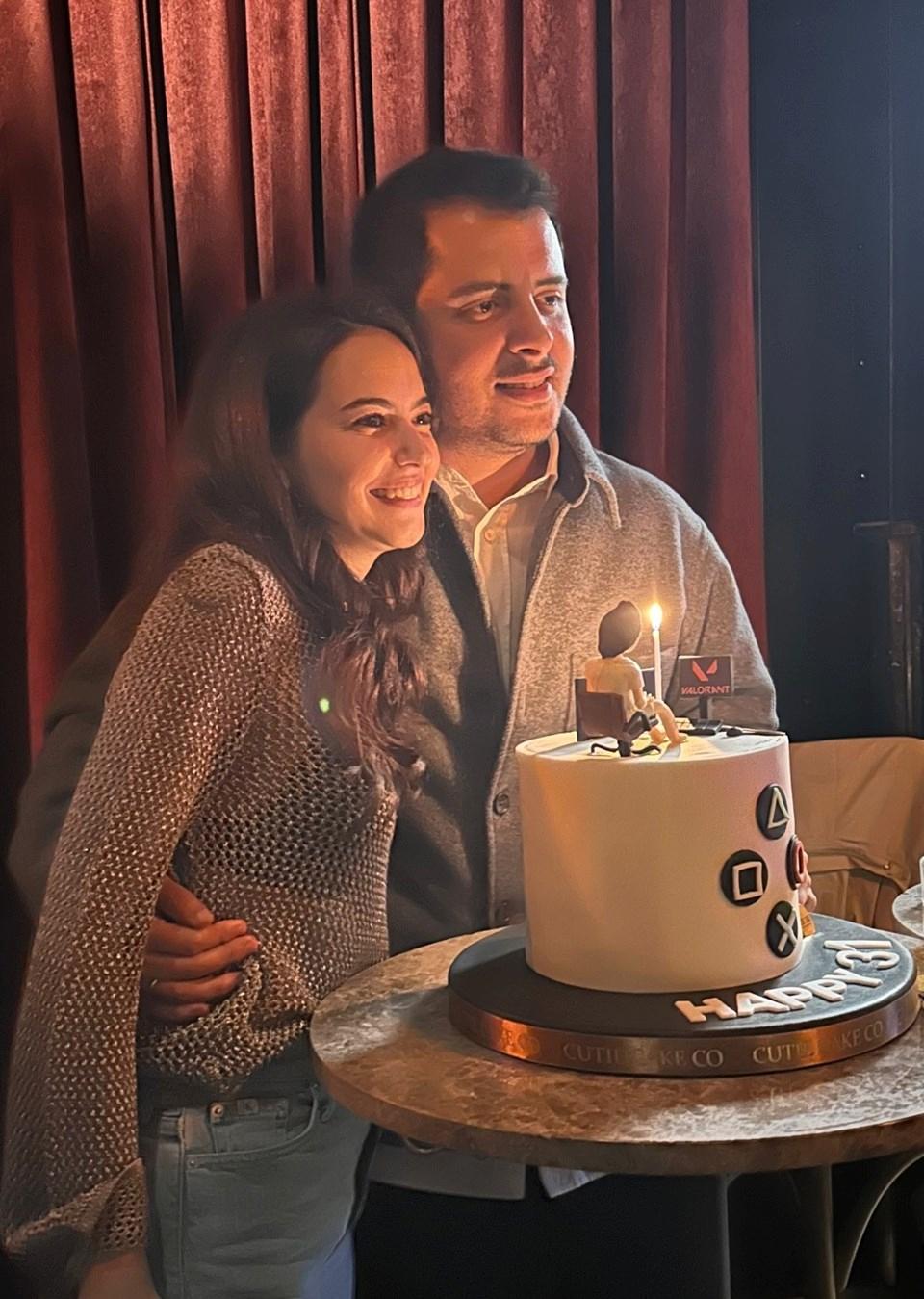 Ezgi Şenlerden Aşk Dolu Bir Kutlama: Nice Yıllara Güzel Kalbim! 1 Ezgi Şenler’in Aşk Hikayesi ve Evlilik Hazırlıkları