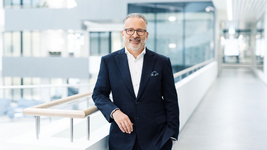 Carsten Knobel, Henkel