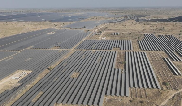 Hindistan, güneş enerjisi kurulumunda rekor kırdı 1 hindistan-gunes-enerjisi-kurulumunda-rekor-kirdi-XSsE7fwD.jpg