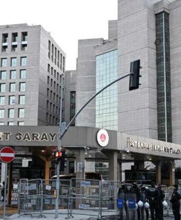 İBB’de Yolsuzluk Operasyonu Büyüyor! İkinci Dalga Gözaltılarda 47 İsim, Ekrem İmamoğlu Dahil Soruşturma Kapsamında 10 ibbde-yolsuzluk-operasyonu-buyuyor-ikinci-dalga-gozaltilarda-47-isim-ekrem-imamoglu-dahil-sorusturma-kapsaminda-6I346jmy.jpg