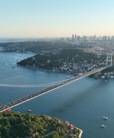 istanbulda-nisan-gunesi-yuzunu-gosterdi-wktwzKxK.jpg