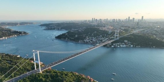 İstanbul’da Nisan Güneşi Yüzünü Gösterdi