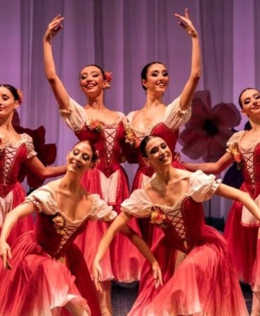 İstanbul'un Sanat Şehri Olma Yolunda 16. Uluslararası Opera ve Bale Festivali 10 Mayıs'ta Başlıyor: Kültürel Zenginliğin Kapılarını Aralayın! 4 istanbulun-sanat-sehri-olma-yolunda-16-uluslararasi-opera-ve-bale-festivali-10-mayista-basliyor-MbOxCwCj.jpg