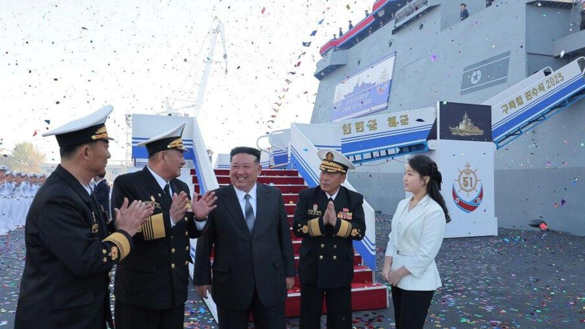 Kuzey Kore’den Yeni Nesil Destroyer Hamlesi! Kim Jong-un Deniz Gücünü Tırmandırıyor 2 kuzey-koreden-yeni-nesil-destroyer-hamlesi-kim-jong-un-deniz-gucunu-tirmandiriyor-iZx3Uvc2.jpg