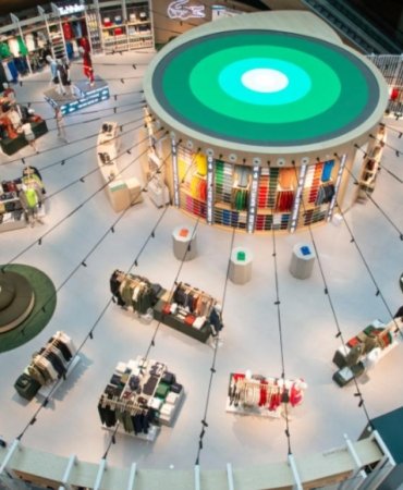Lacoste İzmir Optimum'da Türkiye’deki En Büyük Mağazasını Açtı 9 lacoste-izmir-optimumda-turkiyedeki-en-buyuk-magazasini-acti-QmEBb8eU.jpg