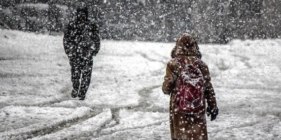 Muş’ta Yoğun Kar Yağışı Nedeniyle Eğitime Ara Verildi: Valilikten İdari İzin Açıklaması