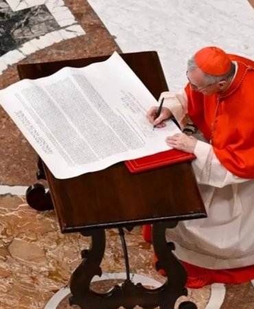 papa-franciscus-icin-vatikanda-son-hazirliklar-wbDHFDPj.jpg